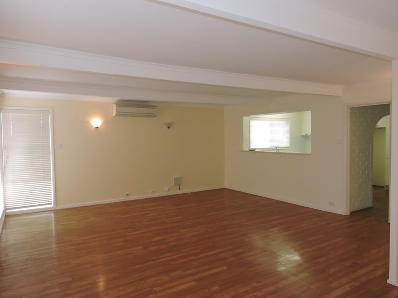 6 Frederick Street, Point Frederick NSW 2250