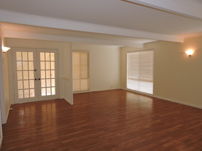 6 Frederick Street, Point Frederick NSW 2250