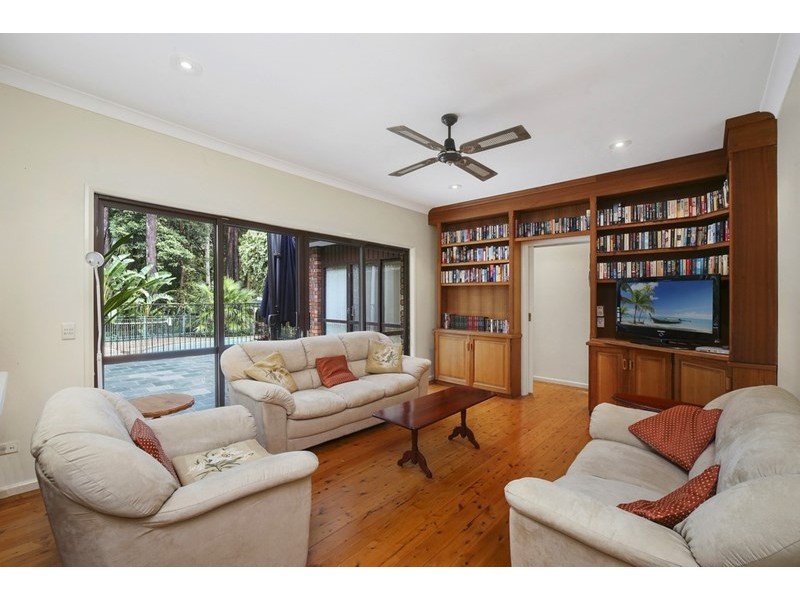 33a Calantha Drive, Wyoming NSW 2250