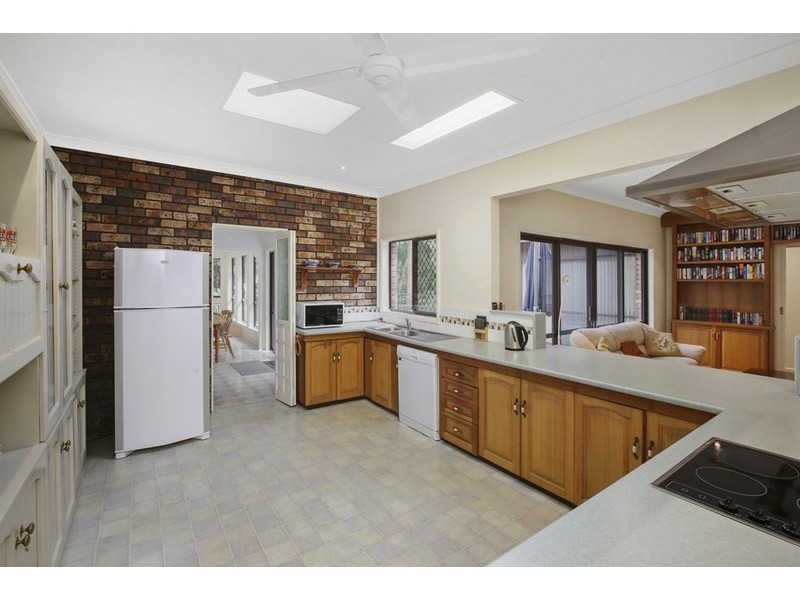 33a Calantha Drive, Wyoming NSW 2250