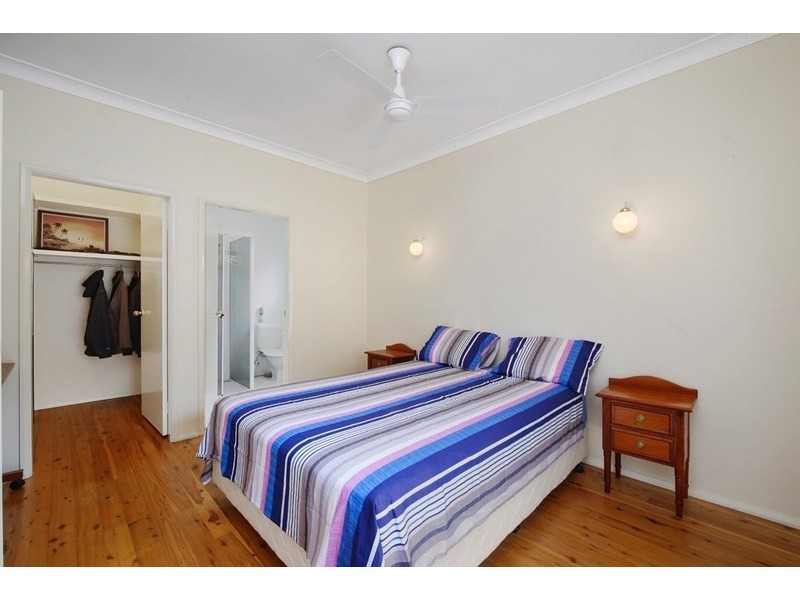 33a Calantha Drive, Wyoming NSW 2250