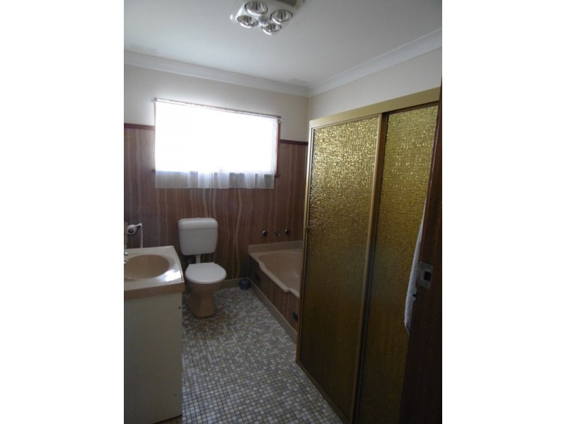 15 Holcombe Avenue, Narara NSW 2250