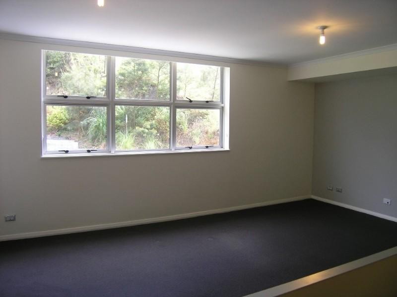 111/80 John Whiteway Drive, Gosford NSW 2250