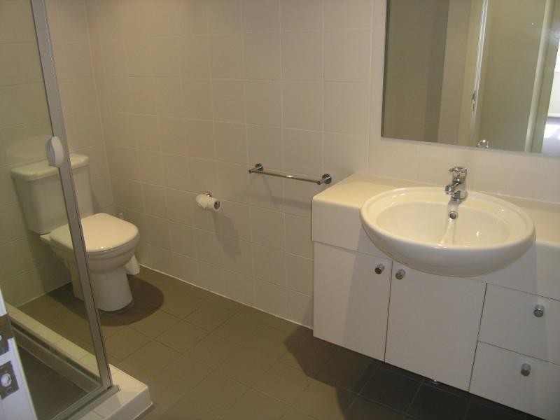 111/80 John Whiteway Drive, Gosford NSW 2250