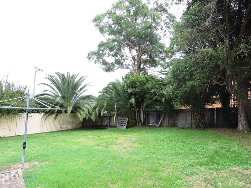 16 Moore Street, West Gosford NSW 2250