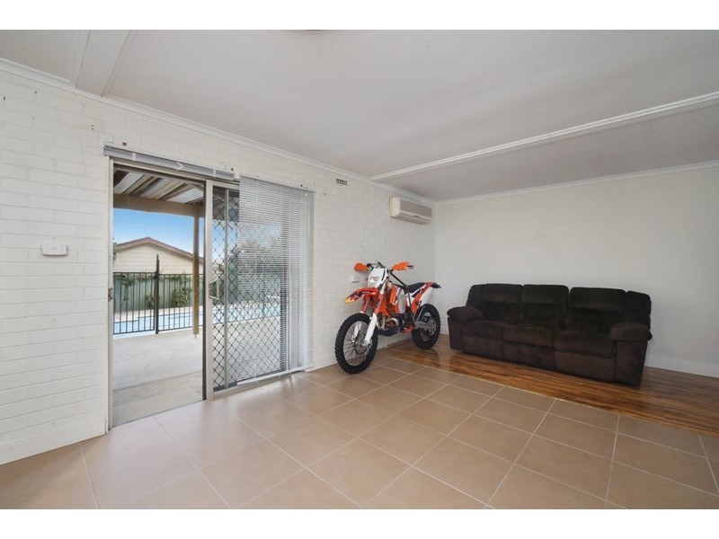 28 Georgia Avenue, Wyoming NSW 2250