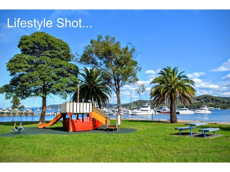 4/166 Albany Street, Point Frederick NSW 2250