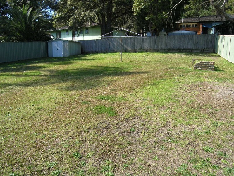 51 Beaumont Avenue, Wyoming NSW 2250
