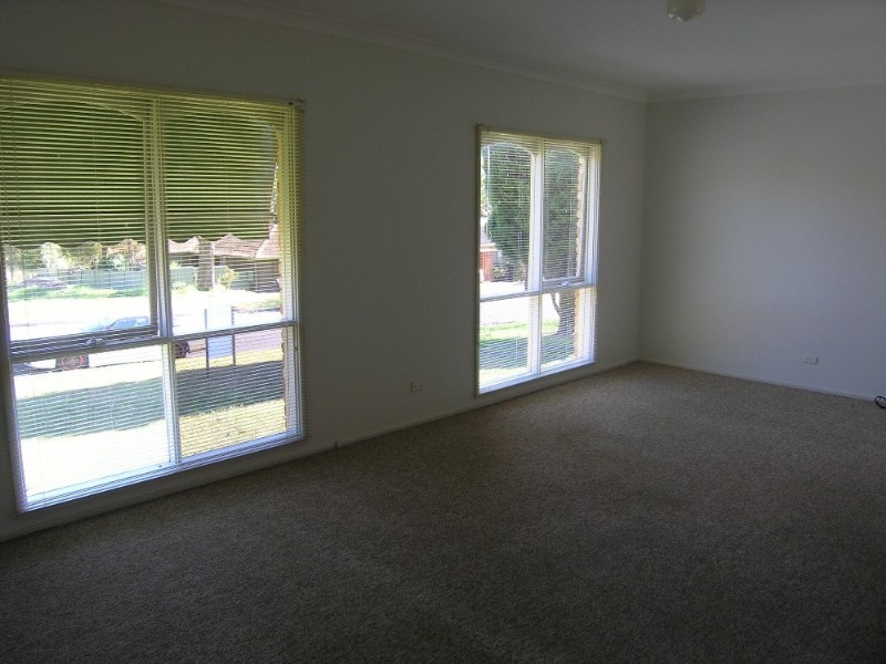51 Beaumont Avenue, Wyoming NSW 2250