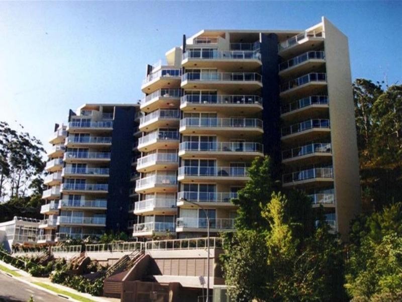 304/97-99 John Whiteway Drive, Gosford NSW 2250
