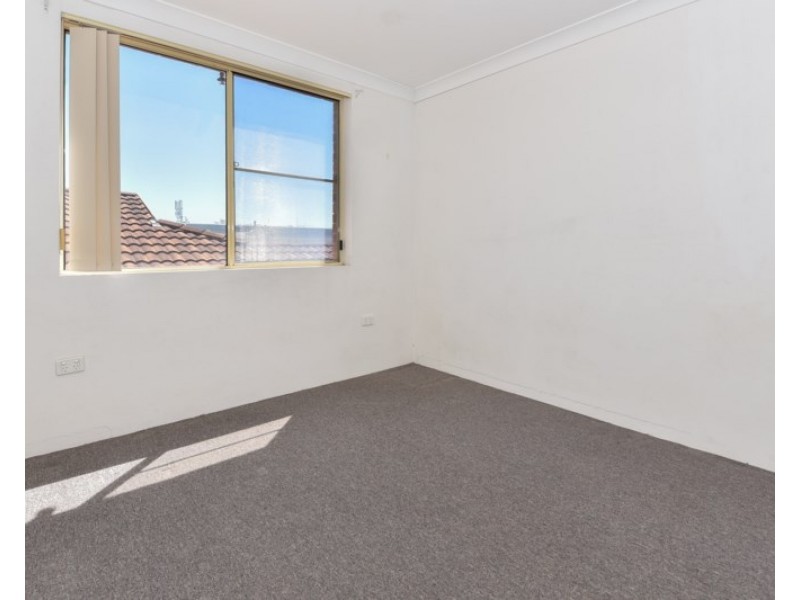 3/90 Faunce Street West, Gosford NSW 2250