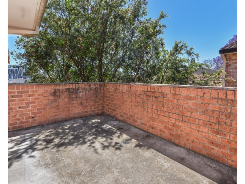 3/90 Faunce Street West, Gosford NSW 2250