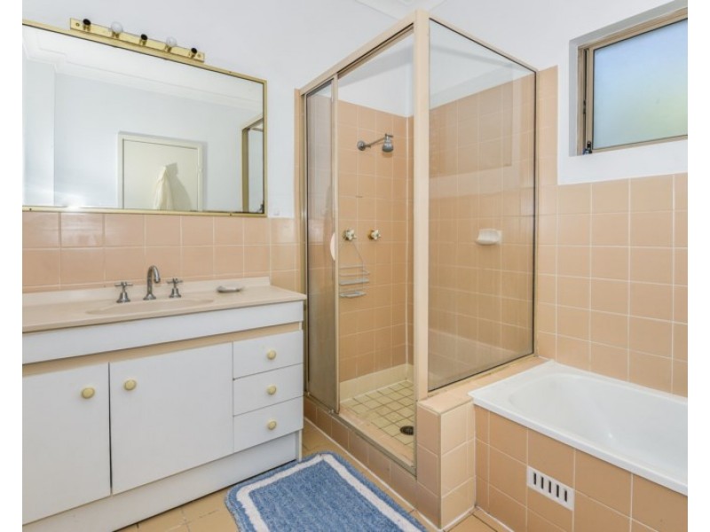 14/12-20 Kinarra Avenue, Wyoming NSW 2250