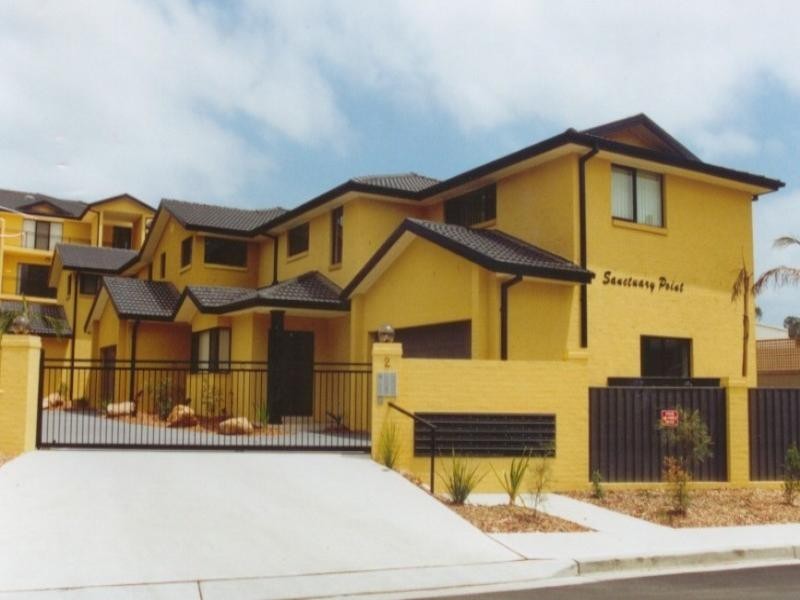 17/2 Adcock Avenue, West Gosford NSW 2250