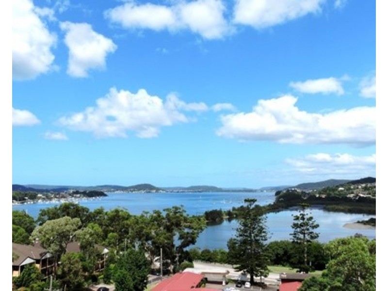 28/10-12 Batley Street, Gosford NSW 2250