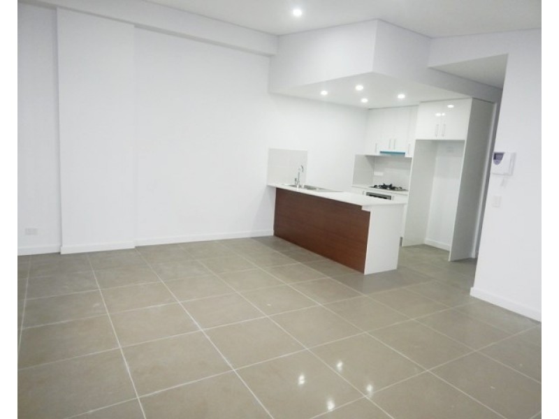 28/10-12 Batley Street, Gosford NSW 2250