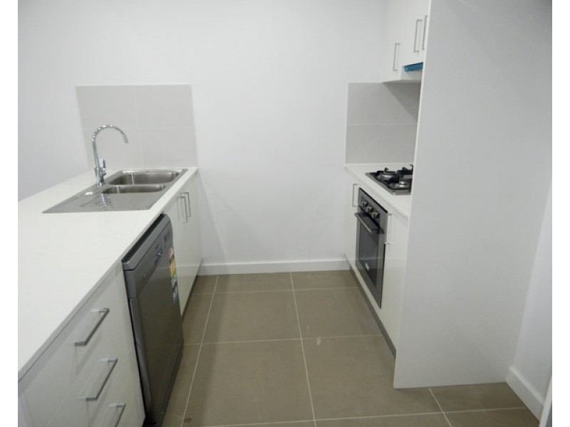 28/10-12 Batley Street, Gosford NSW 2250