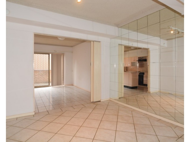 2/37 Masons Parade, Point Frederick NSW 2250