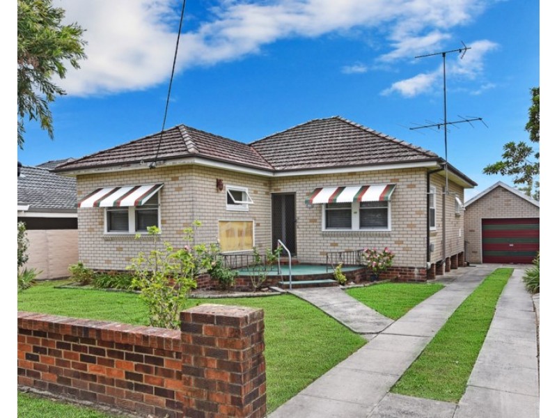 17 Eulalia Avenue, Point Frederick NSW 2250
