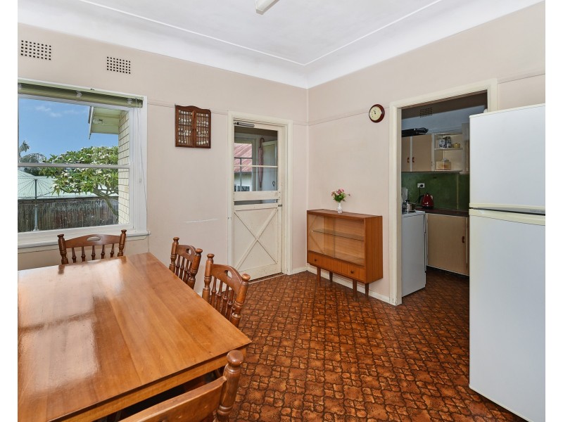 17 Eulalia Avenue, Point Frederick NSW 2250