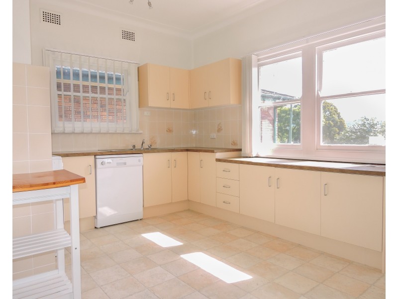 414 Mann Street, Gosford NSW 2250