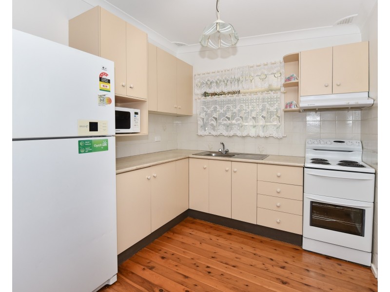 6 Dalton Street, Wyoming NSW 2250