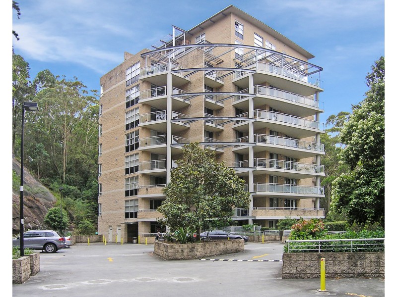 465/80 John Whiteway Drive, Gosford NSW 2250