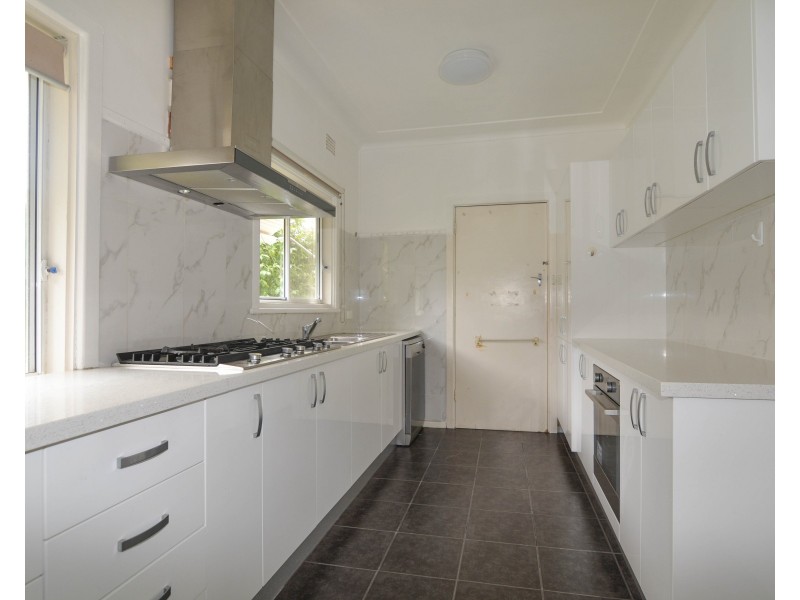 8 Sinclair Street, Gosford NSW 2250