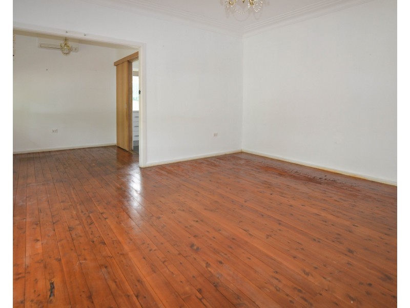 8 Sinclair Street, Gosford NSW 2250