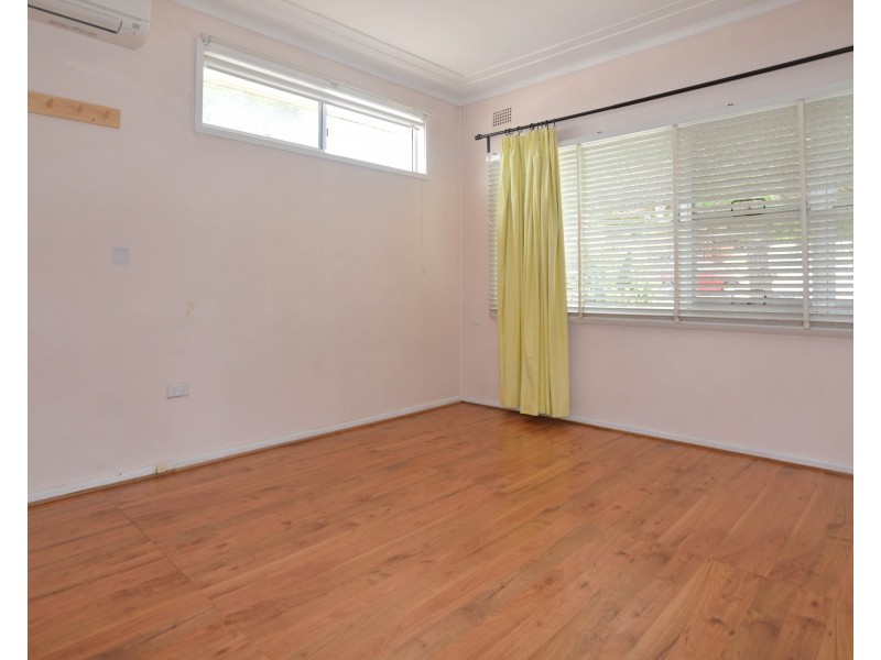 8 Sinclair Street, Gosford NSW 2250