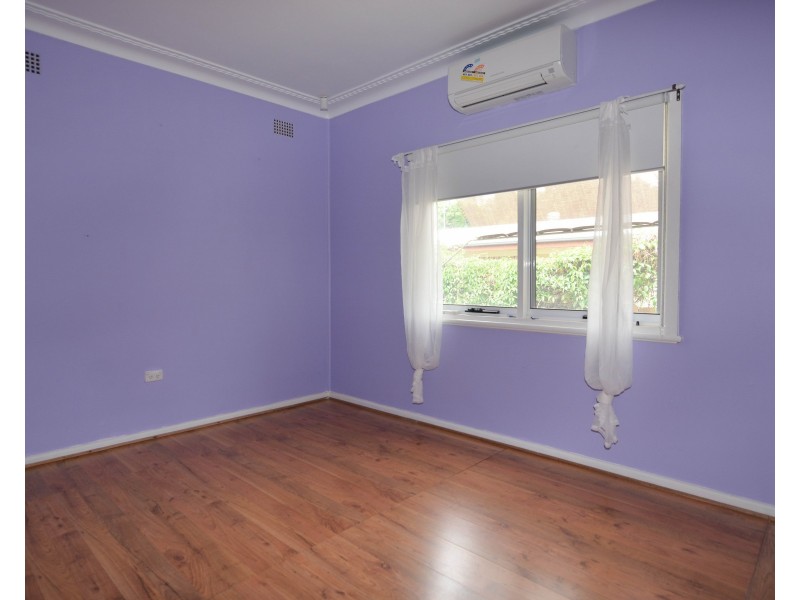 8 Sinclair Street, Gosford NSW 2250