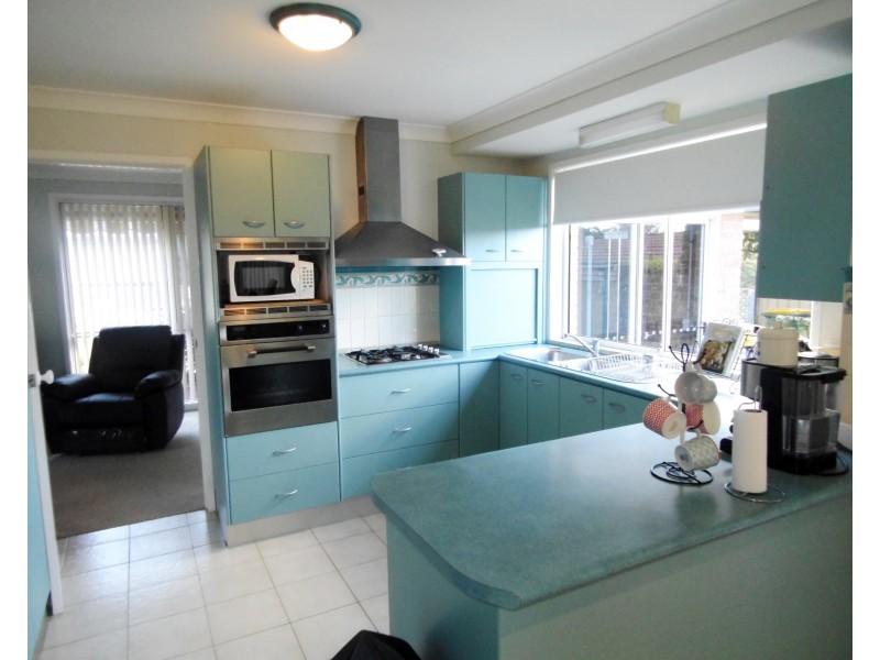 4 Yanderra Crescent, Narara NSW 2250