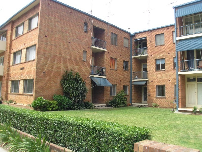 2/27 Masons Parade, Point Frederick NSW 2250