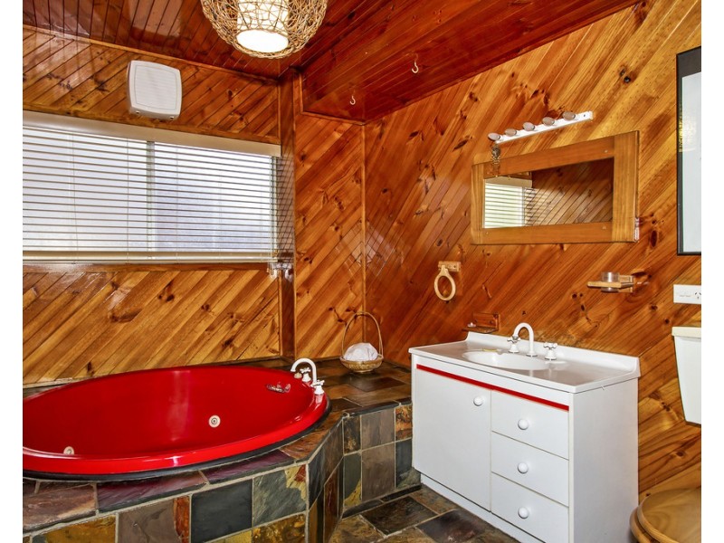 16 Spectrum Road, North Gosford NSW 2250