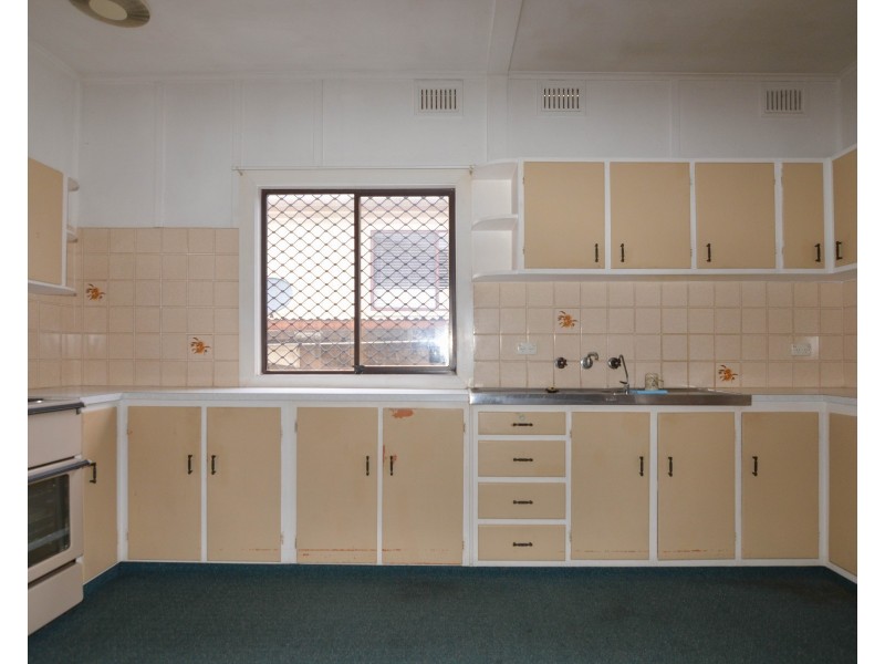 12 Campbell Street, North Gosford NSW 2250