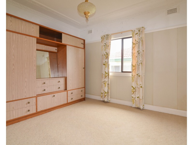 12 Campbell Street, North Gosford NSW 2250