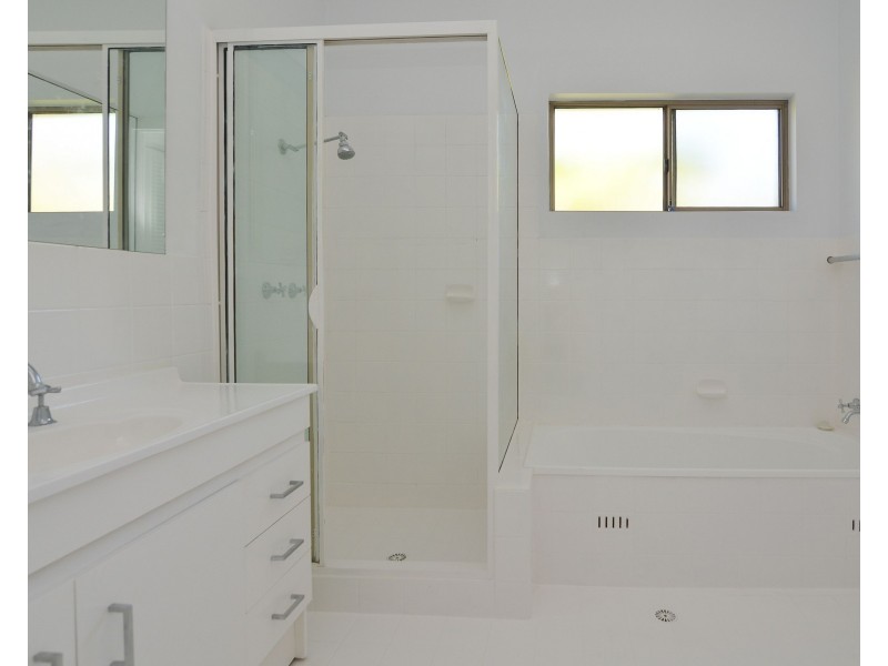 14/12-20 Kinarra Avenue, Wyoming NSW 2250