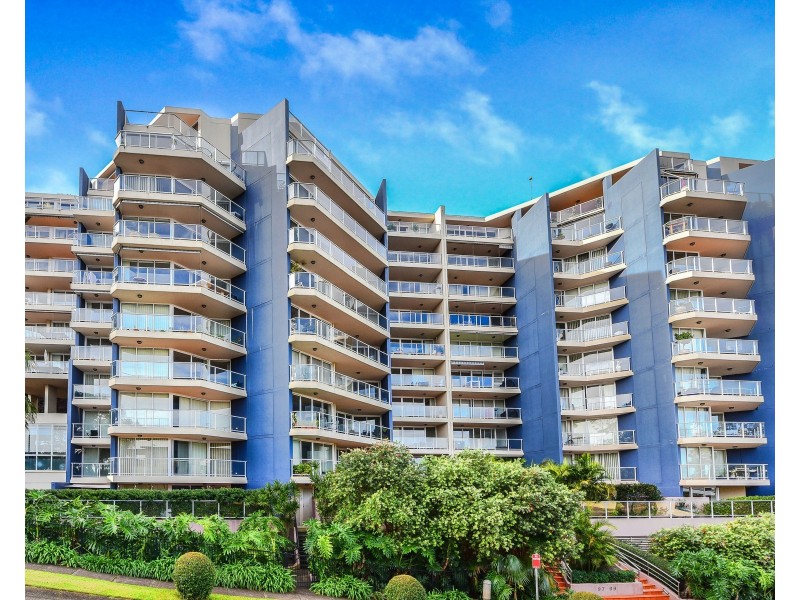 501/97-99 John Whiteway Drive, Gosford NSW 2250