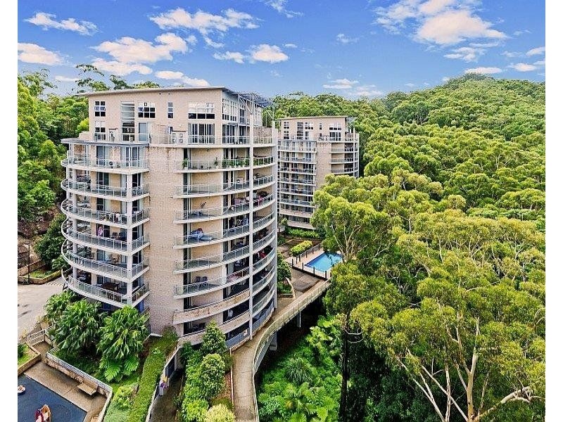 154/80 John Whiteway Drive, Gosford NSW 2250
