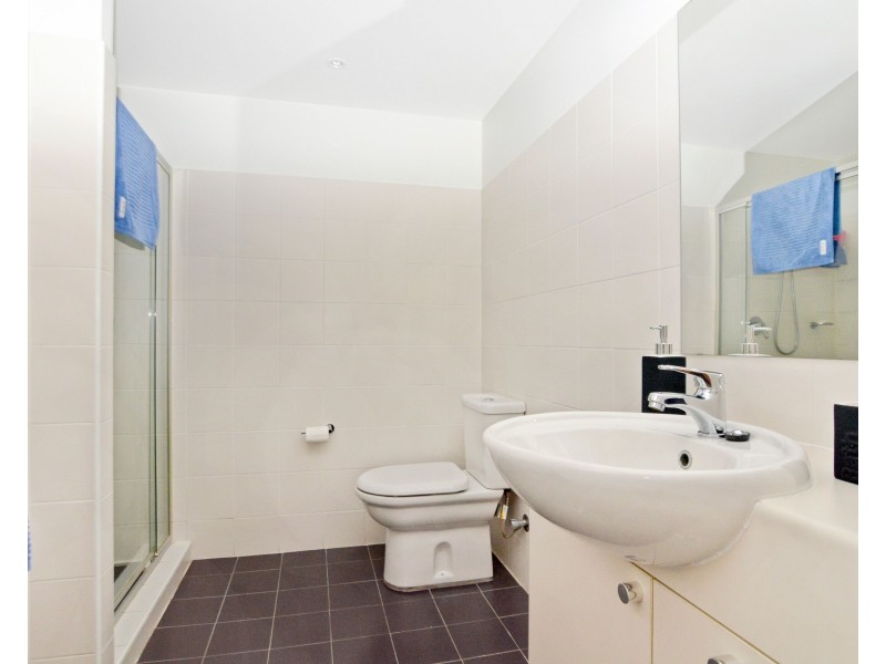 154/80 John Whiteway Drive, Gosford NSW 2250