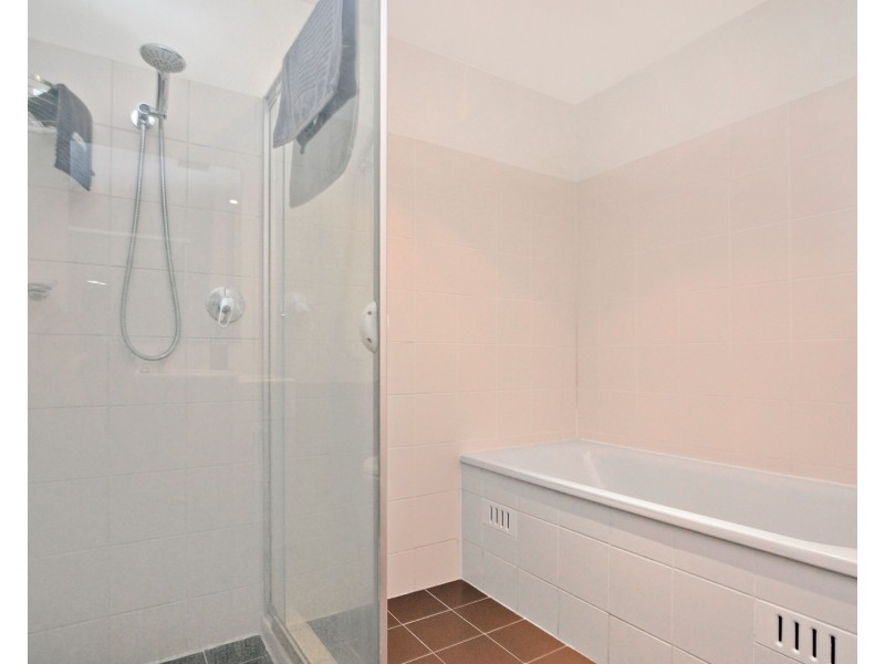 154/80 John Whiteway Drive, Gosford NSW 2250