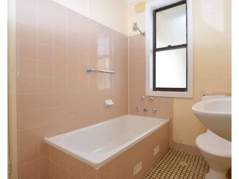 108 Hill Street, North Gosford NSW 2250