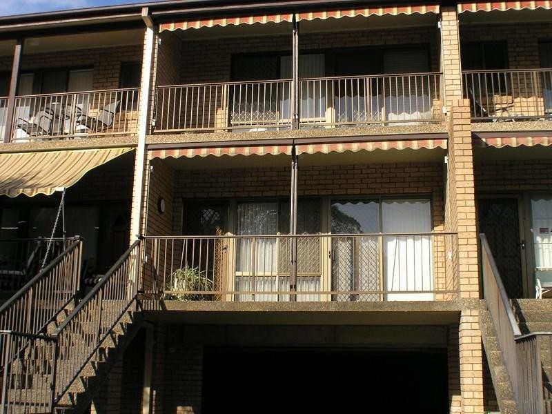 2/37 Masons Parade, Point Frederick NSW 2250