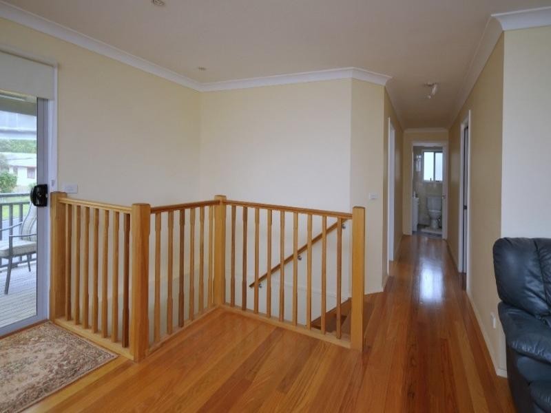 16 Kimpton Place, Wyoming NSW 2250