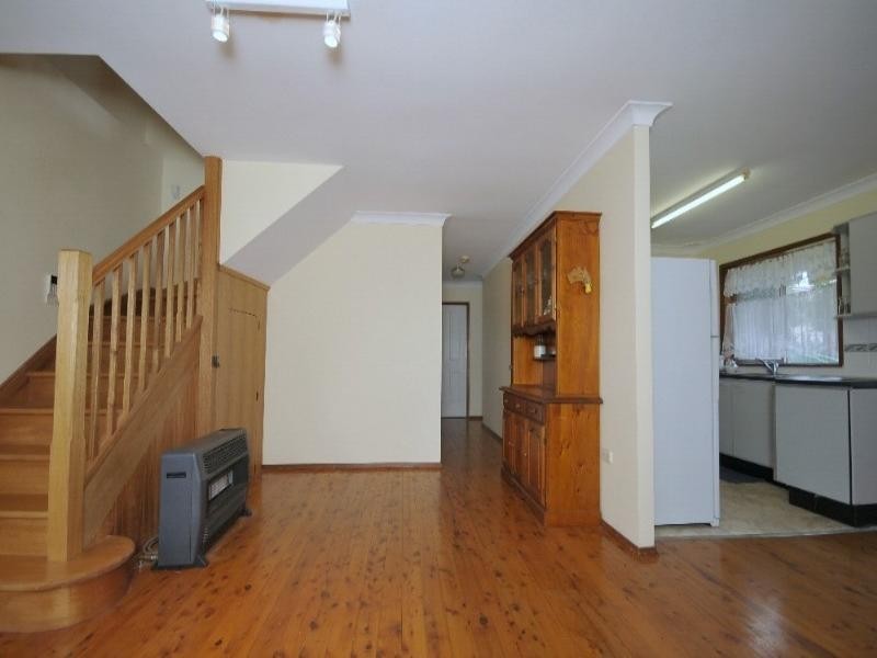 16 Kimpton Place, Wyoming NSW 2250