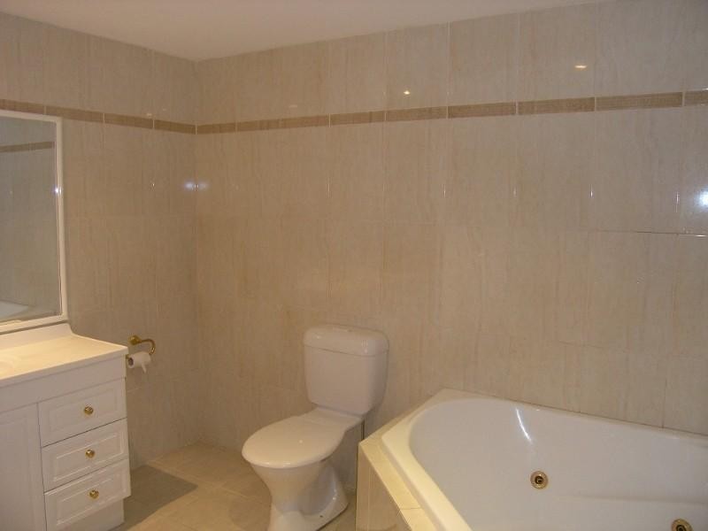 3/2 Adcock Avenue, West Gosford NSW 2250