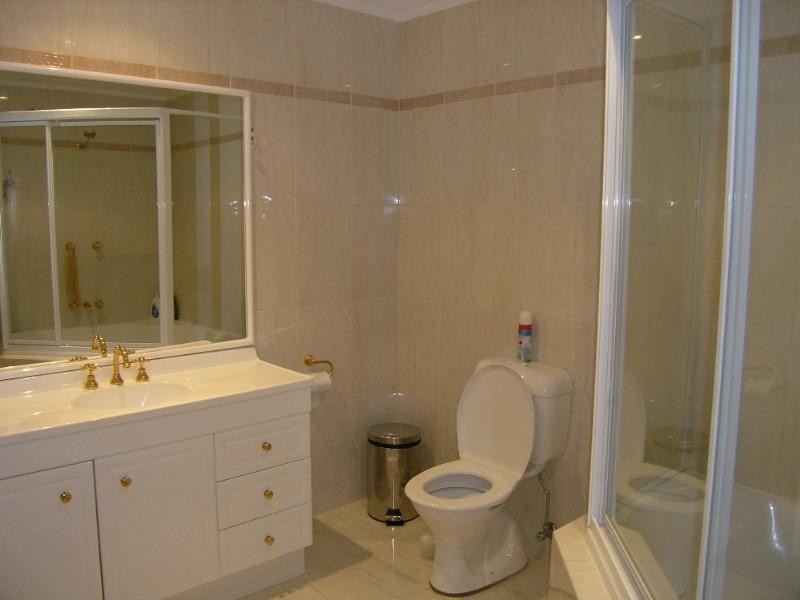 20/2 Adcock Avenue, West Gosford NSW 2250