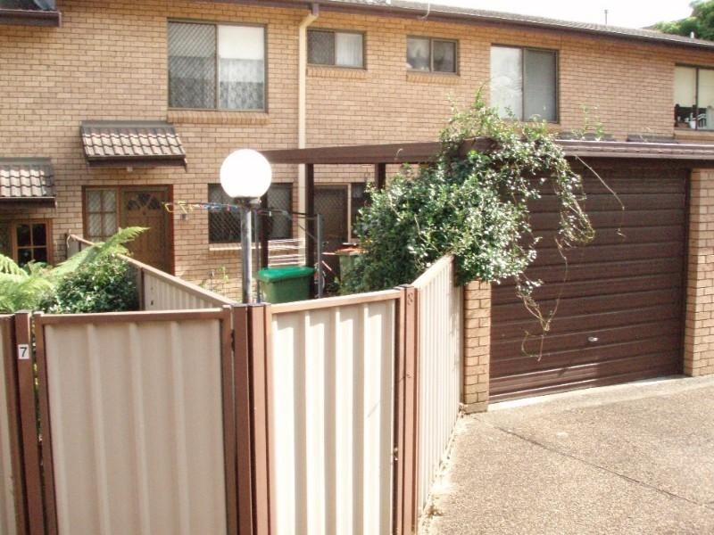 8/15 Lynn Avenue, Gosford NSW 2250