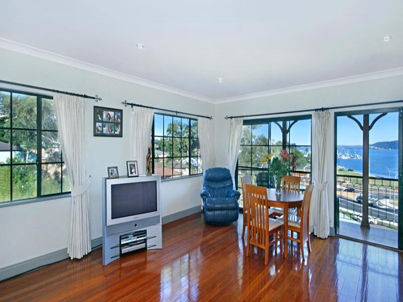 1/4 Broadview Avenue, Gosford NSW 2250