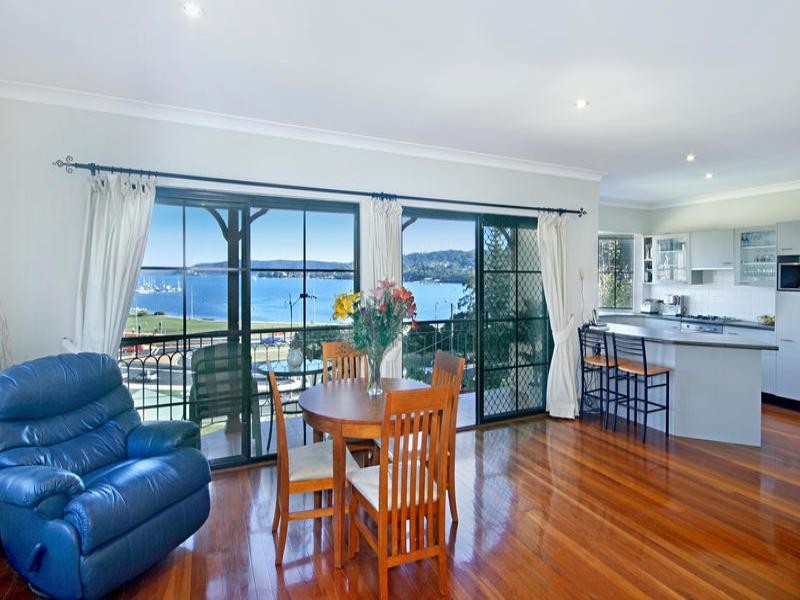 1/4 Broadview Avenue, Gosford NSW 2250